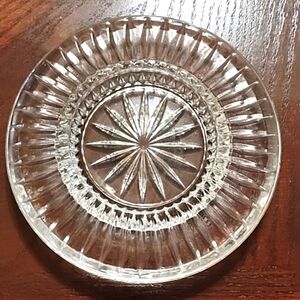 VINTAGE CRYSTAL CANDLE HOLDER. GOOD CONDITION.